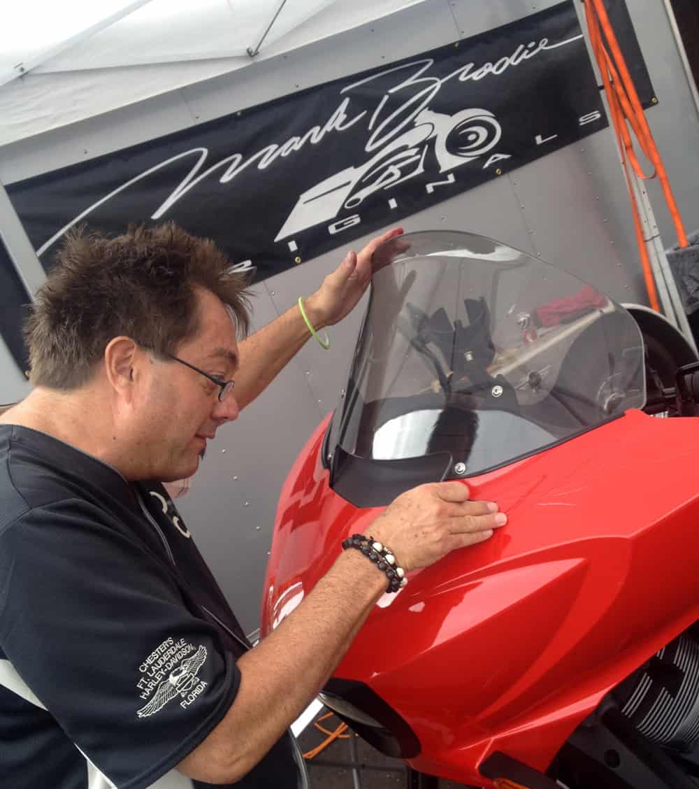 Master Pinstriper Mark Brodie at work, Bike Week 2014