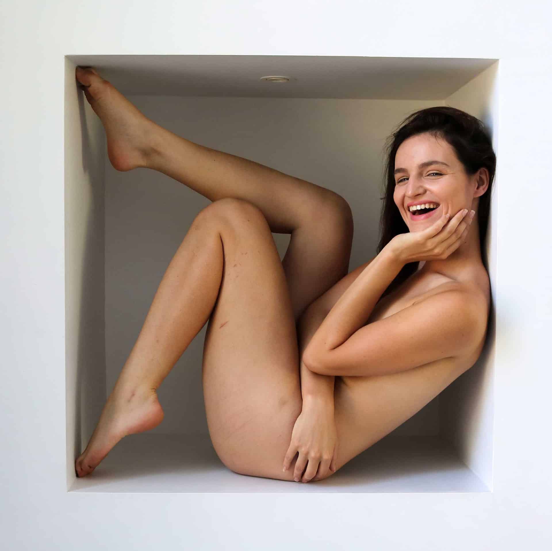 Aim Model laughing in the wall box